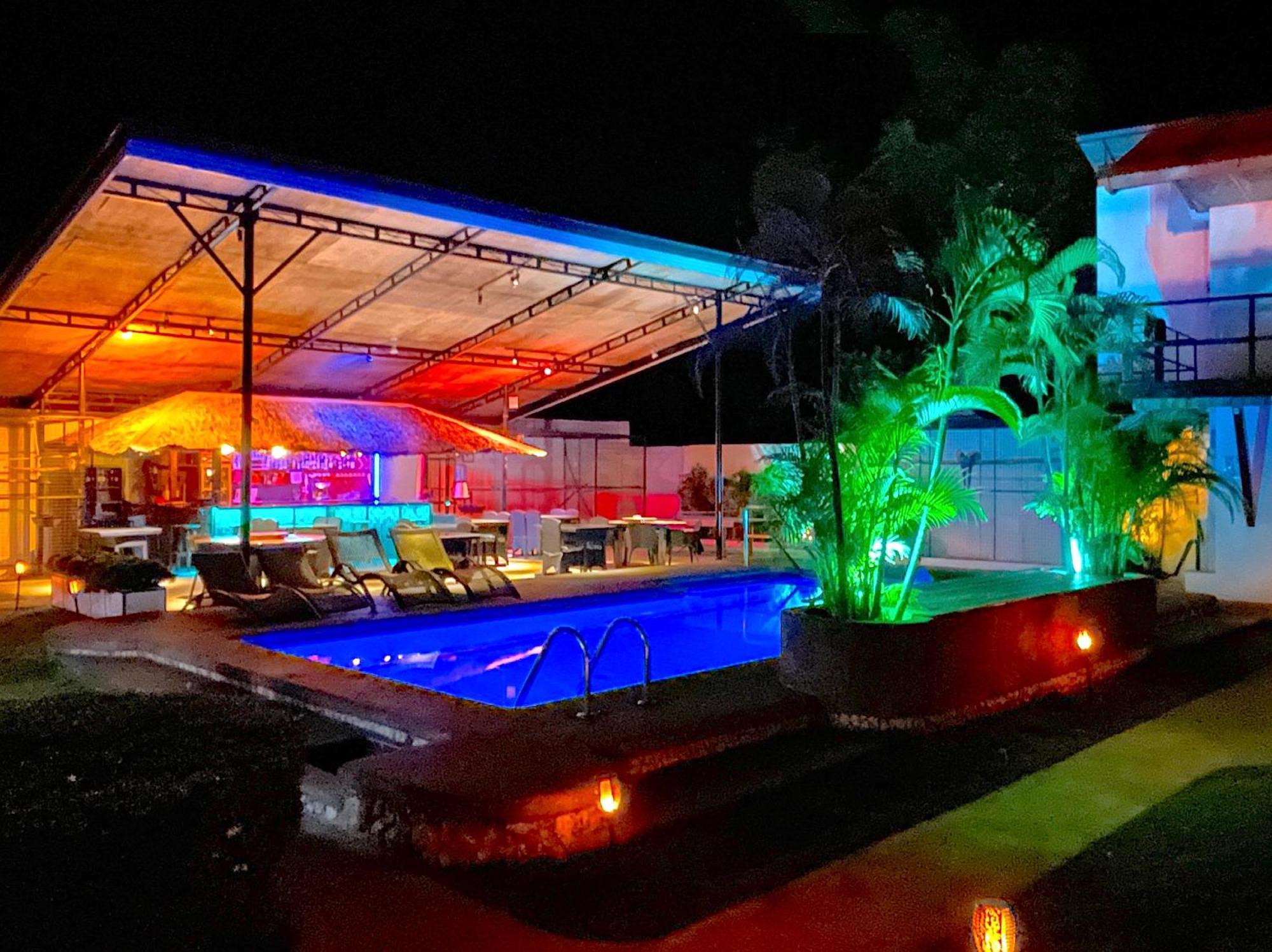 Parrot Resort Moalboal Exterior foto